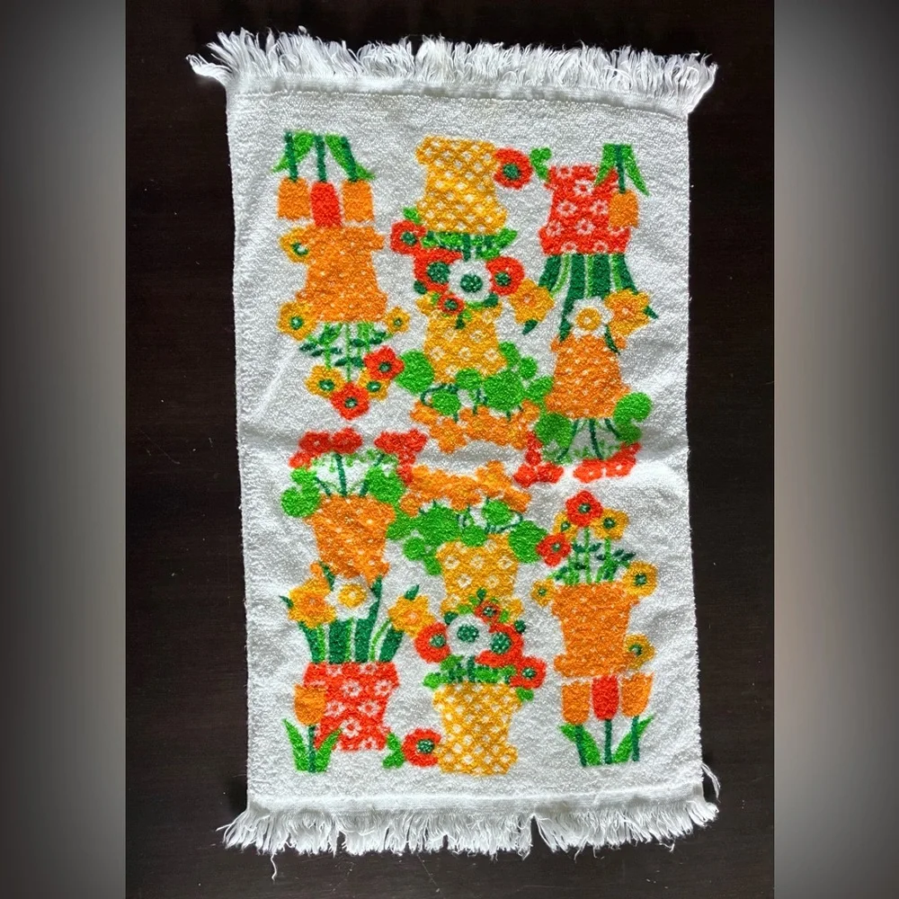 Vintage 80s 100% Cotton Hand Towel USA made tulips flower pot daffodils pair set